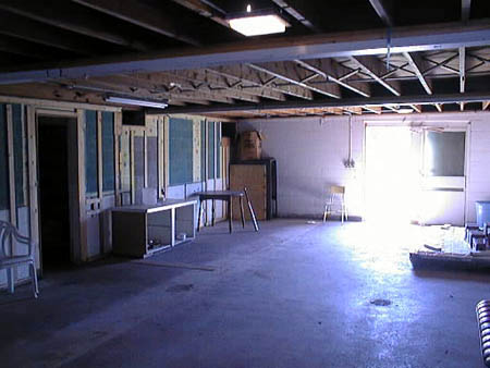Seaway Drive-In Theatre - SNACK BAR INSIDE - PHOTO FROM CINEMA TOUR